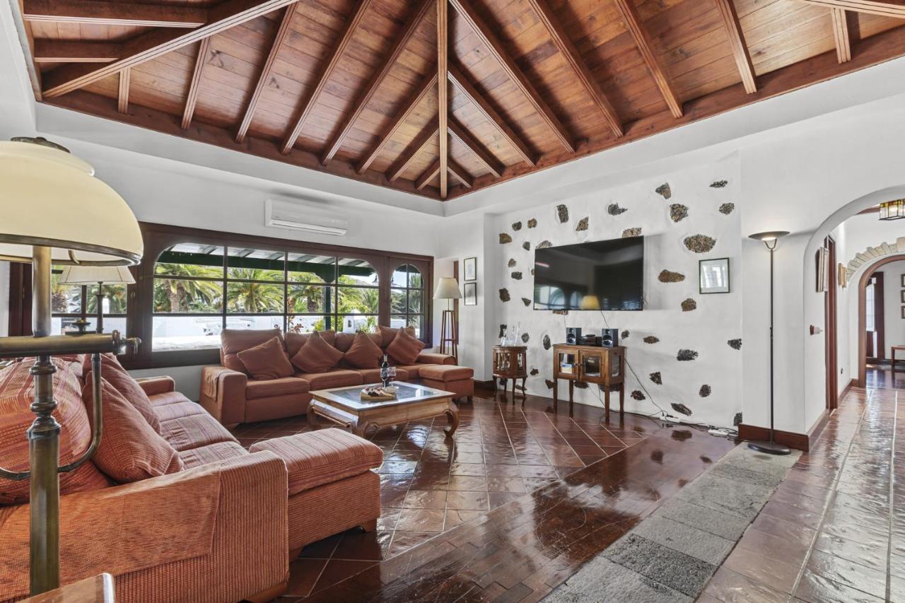 Villa Haria Lux By Escapehome Bagian luar foto